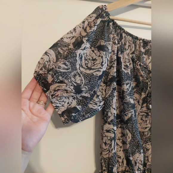 Guess Womens Puff Sleeve semi sheer boho floral Printed Ruffle top blouse L - Picture 2 of 6